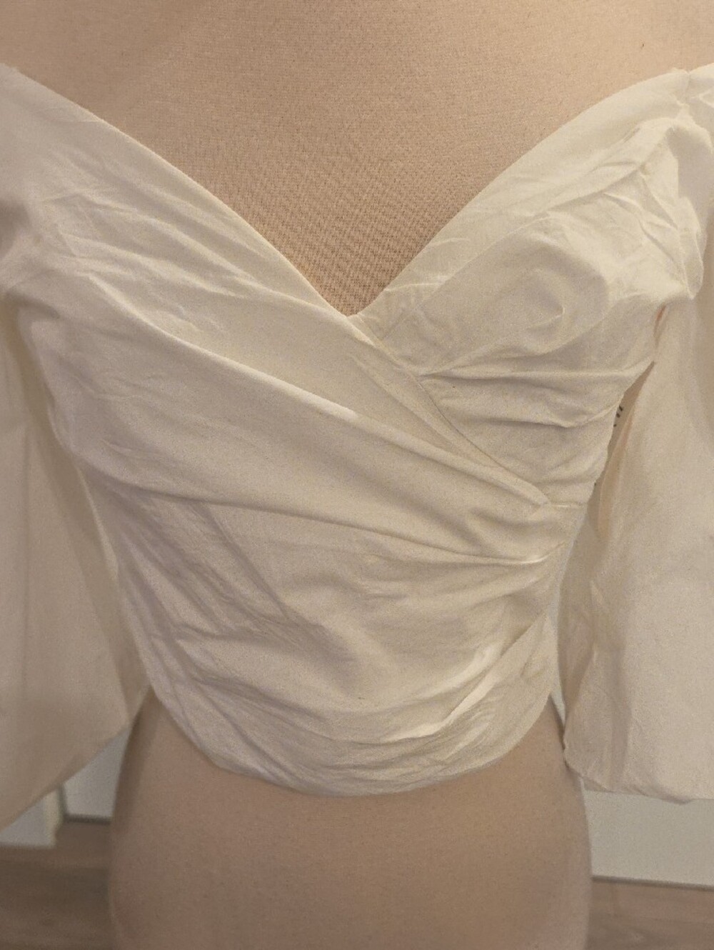 Bardot White Off-Shoulder Puff Sleeve Crop blouse size XS new with tags - Picture 6 of 14